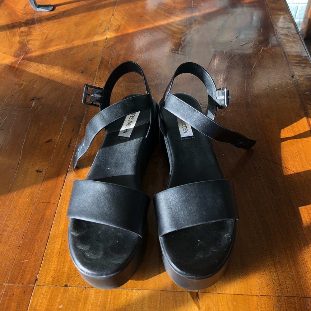 Platform Steve Madden sandals